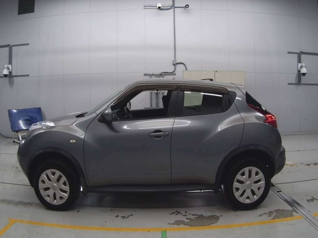 NISSAN JUKE 2010