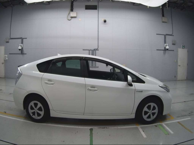 TOYOTA PRIUS 2012