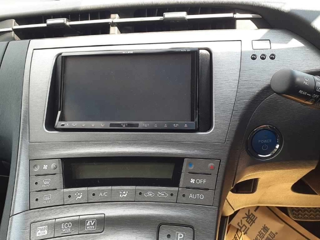 TOYOTA PRIUS 2012