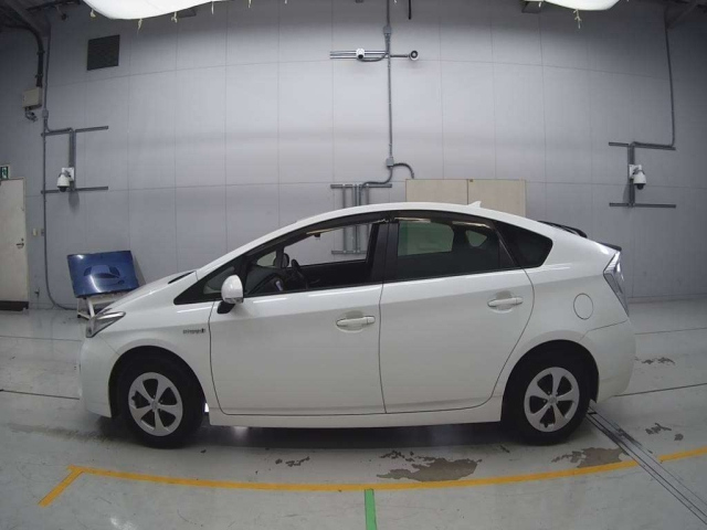 TOYOTA PRIUS 2012