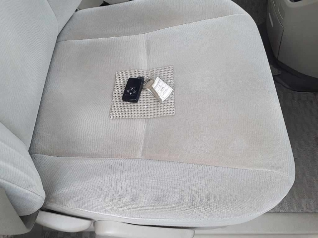 TOYOTA NOAH 2012