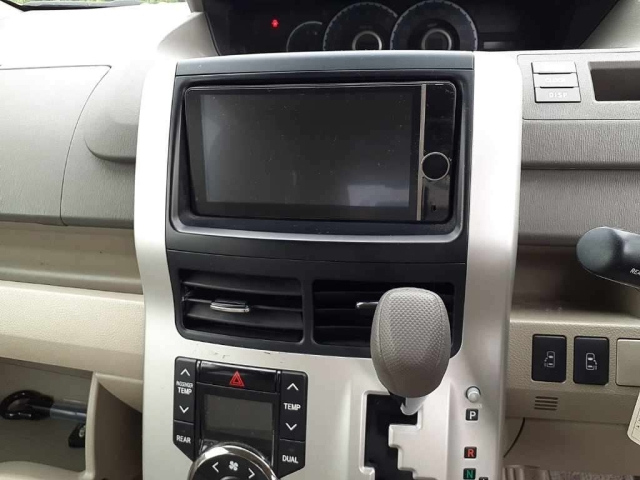 TOYOTA NOAH 2012