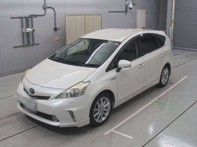 TOYOTA PRIUS ALPHA 2012