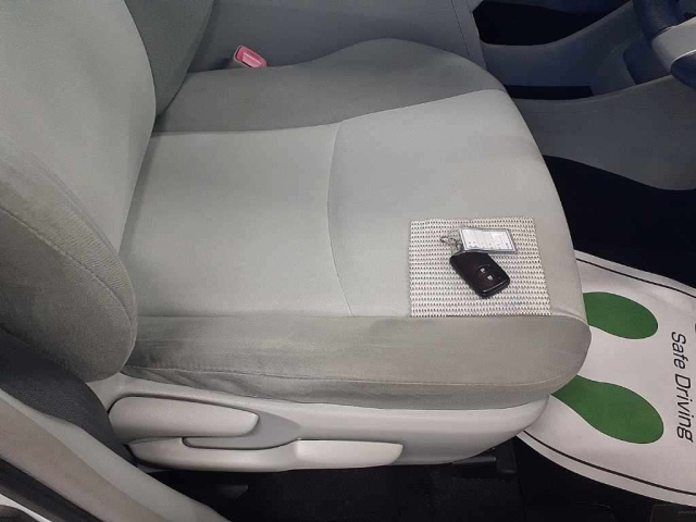 TOYOTA PRIUS ALPHA 2012