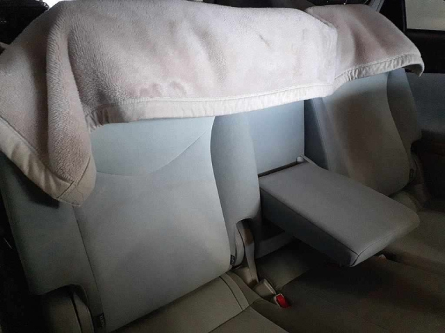 TOYOTA PRIUS ALPHA 2012