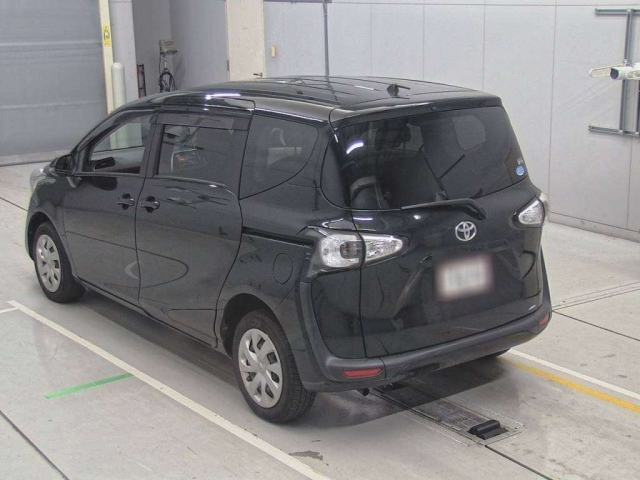 TOYOTA SIENTA 2017