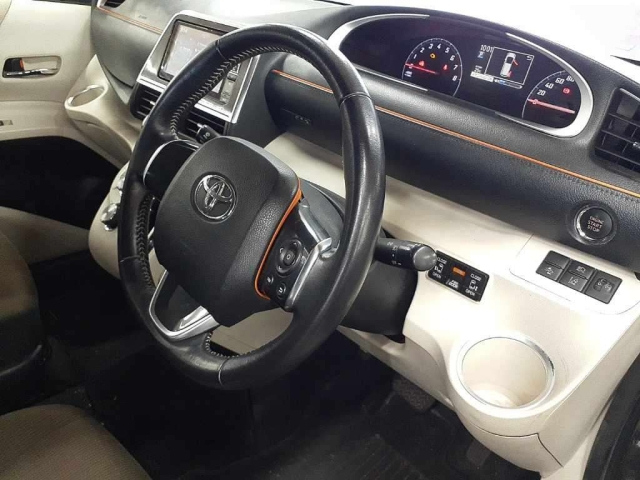 TOYOTA SIENTA 2017