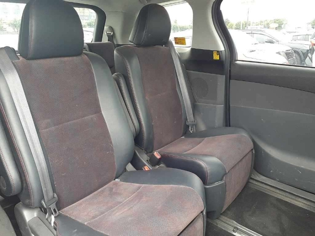 TOYOTA ESTIMA 2011