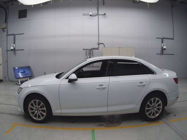 AUDI A4 2016