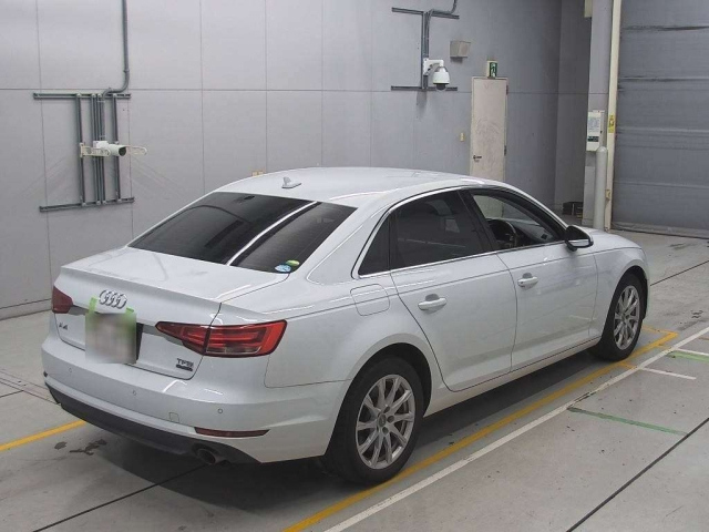 AUDI A4 2016