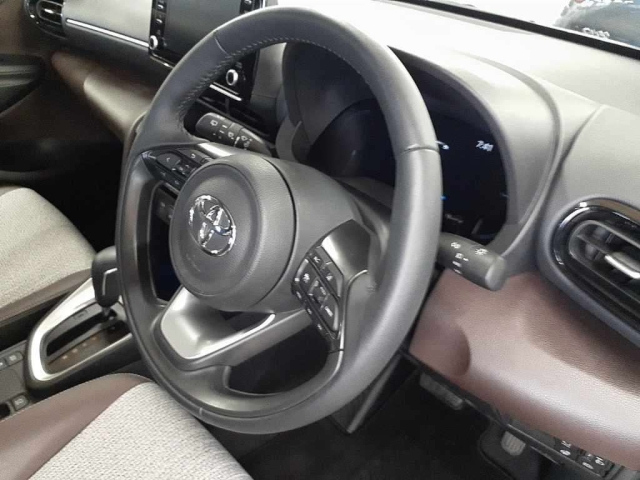 TOYOTA YARIS CROSS 2023