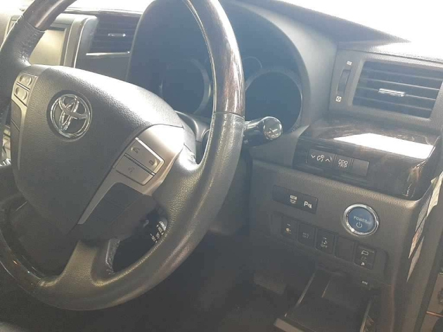 TOYOTA VELLFIRE 2012