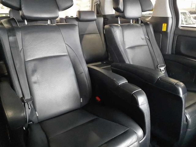 TOYOTA VELLFIRE 2012