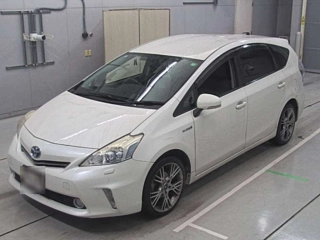 TOYOTA PRIUS ALPHA 2012