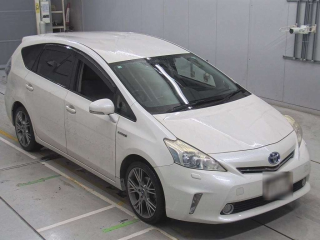TOYOTA PRIUS ALPHA 2012