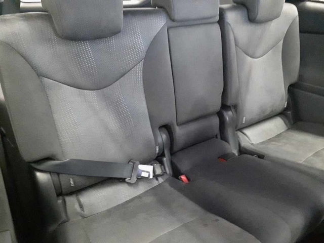 TOYOTA PRIUS ALPHA 2012