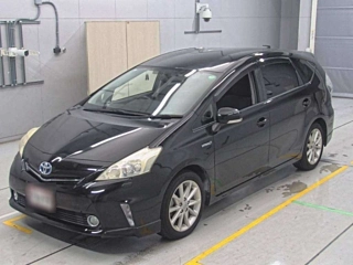 TOYOTA PRIUS ALPHA 2011