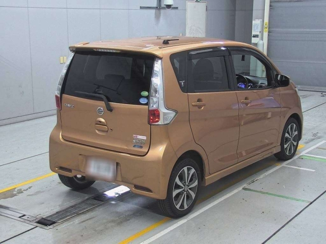 NISSAN DAYZ 2015