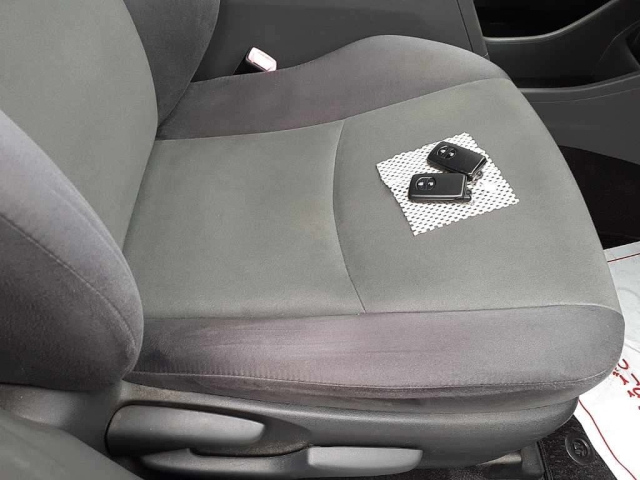 TOYOTA PRIUS ALPHA 2011