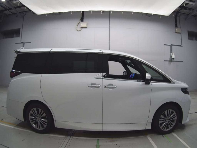 TOYOTA ALPHARD 2023