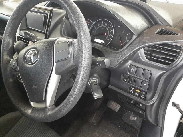 TOYOTA NOAH 2019