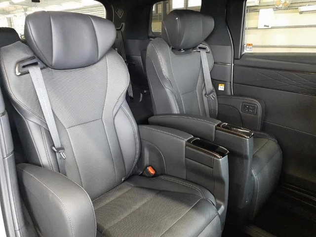 TOYOTA ALPHARD 2023