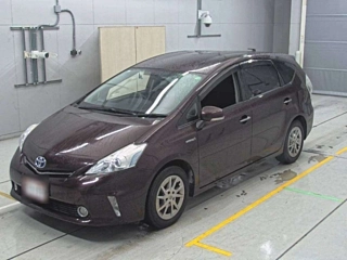 TOYOTA PRIUS ALPHA 2014
