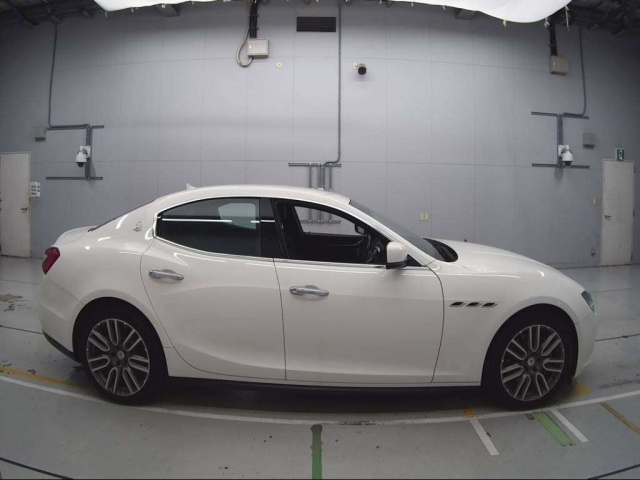 MASERATI GHIBLI 2016