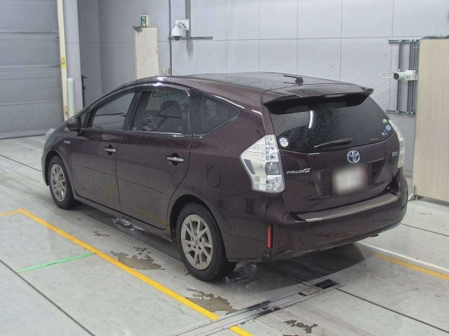 TOYOTA PRIUS ALPHA 2014