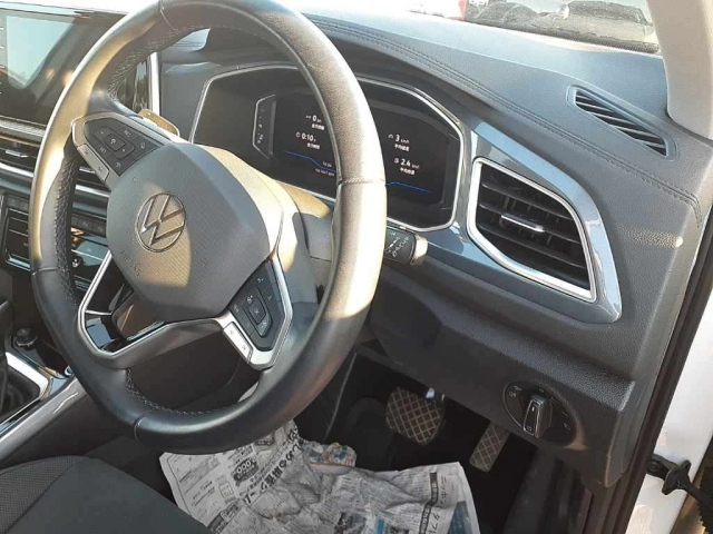 VOLKSWAGEN T-ROC 2023