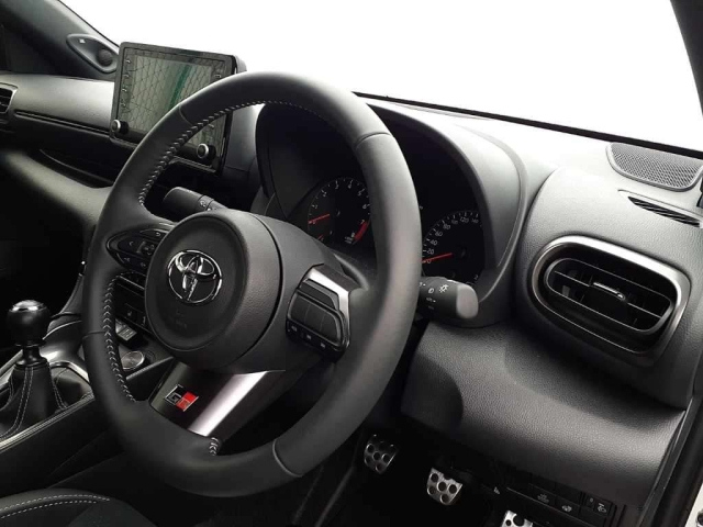 TOYOTA YARIS 2021