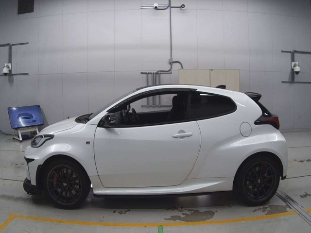 TOYOTA YARIS 2021