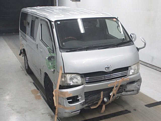 TOYOTA HIACE VAN