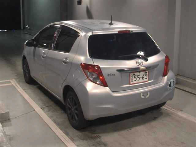 TOYOTA VITZ 2013