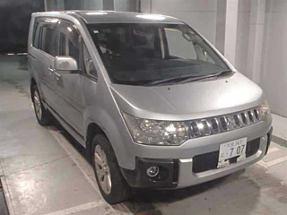 MITSUBISHI DELICA D5