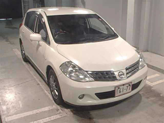 NISSAN TIIDA