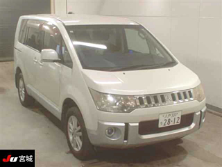 MITSUBISHI DELICA D5