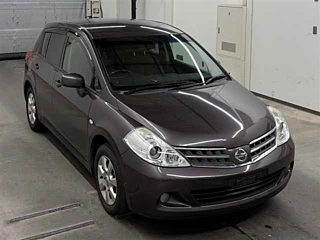 NISSAN TIIDA