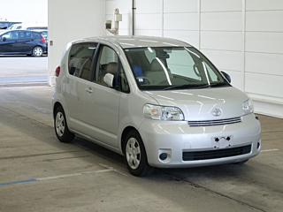 TOYOTA PORTE