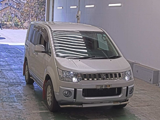 MITSUBISHI DELICA D5