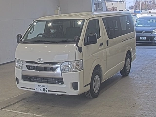 TOYOTA HIACE VAN