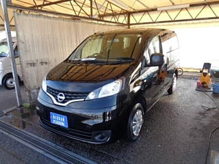 NISSAN NV200