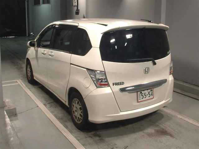 HONDA FREED 2013