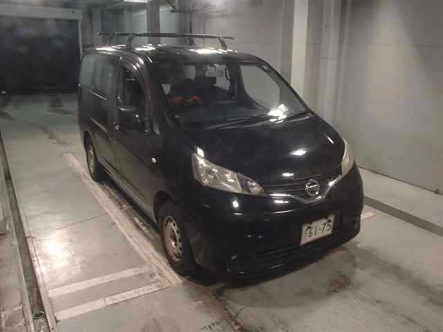 NISSAN NV200 2013