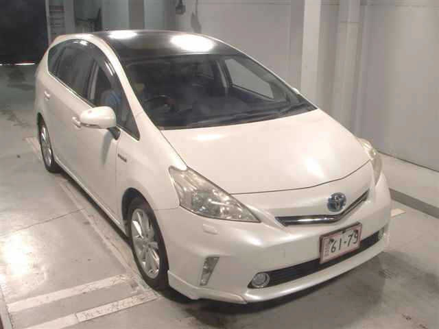 TOYOTA PRIUS ALPHA 2012
