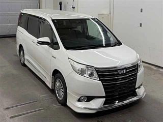 Toyota Noah 2015
