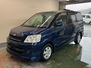 Toyota Noah 2002