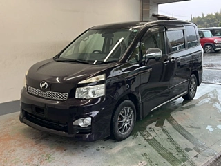 Toyota Voxy 2013