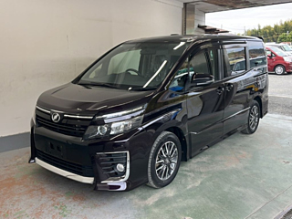 Toyota Voxy 2015