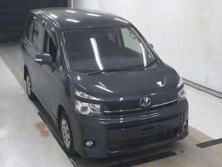 Toyota Voxy 2011